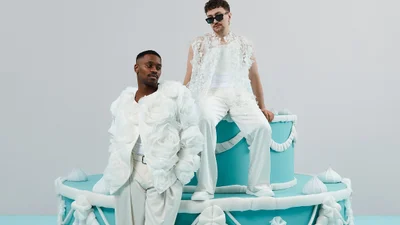 "Мила Моя": TVORCHI на весільному торті переспівали трек Івасюка