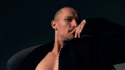 "Хоть бы номер телефона оставила": Тарас Цимбалюк показал романтическую записку от фанатки