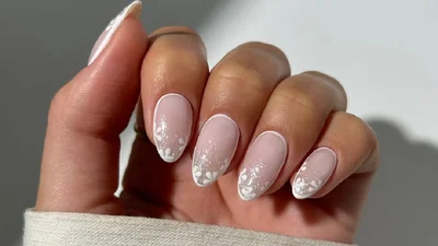 Теория белых ногтей: как маникюр может помочь найти любовь и новых друзей