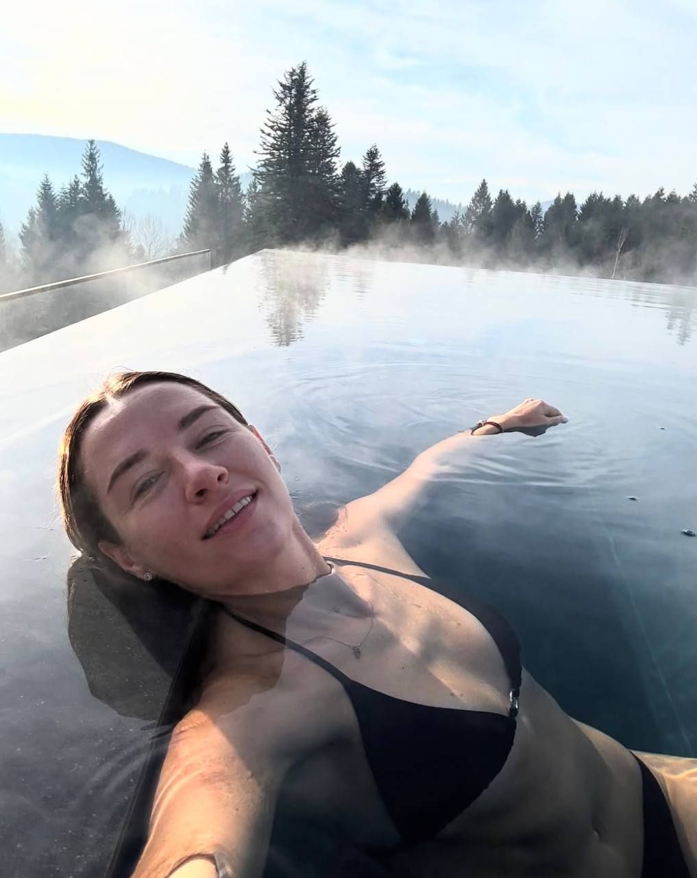 Кристина Решетник набрала вес в Буковеле и показала, как выглядит в купальнике - фото 695368