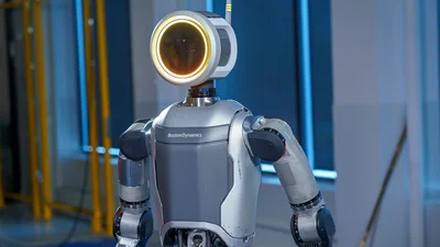 Не жалуется и не берет больничный: Boston Dynamics устроила на работу гуманоидного робота, который любил танцы и паркур