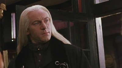 Полностью голый: Малфой из "Гарри Поттера" разделся для роли в "Белом лотосе"