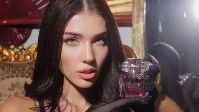 Француженки обожнюють ці парфуми: 5 ароматів, що стануть їхнім вибором цієї весни