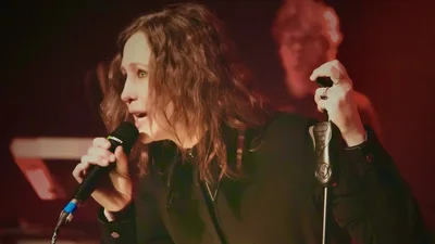 Голливудская актриса спела "Червону руту" в рок-версии: этот драйв надо увидеть