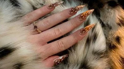 Манікюр у стилі "оленя Бембі" – ніжний весняний дизайн нігтів, що підкорив TikTok