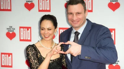 Ексдружина Кличка зачарувала образом на святкуванні в Гамбурзі - як зараз виглядає 51-річна Наталія Єгорова