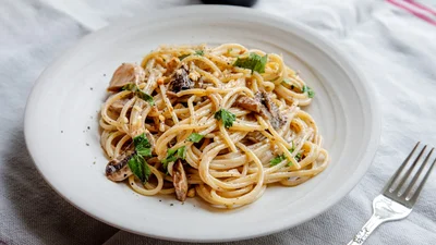 Паста с грибами в сливочном соусе – идеальный ужин за 30 минут