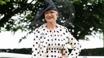 Подсматриваем за стильными весенними образами звезд на каждый день: от Хелен Миррен до Деми Мур