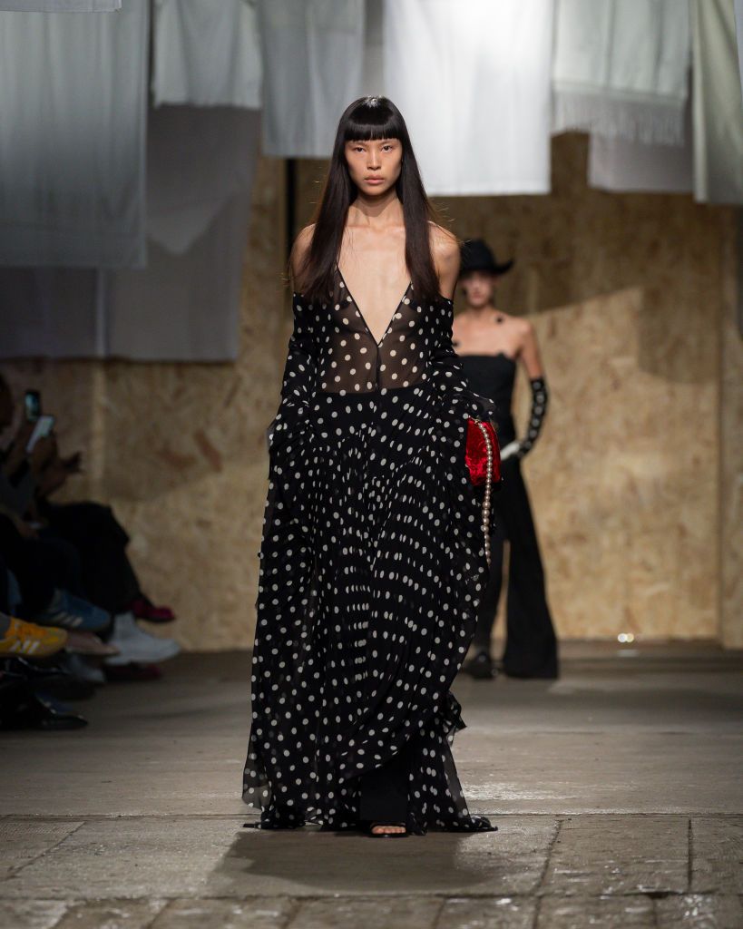 Moschino весна-літо 2025 - 698465 Moschino весна-літо 2025 - фото 698465