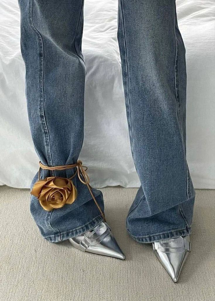 Додай родзинку до весняних образів: унікальний тренд із джинсами, який тебе здивує - 699767 Додай родзинку до весняних образів: унікальний тренд із джинсами, який тебе здивує - фото 699767
