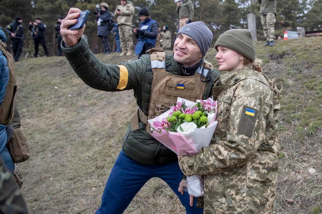 Виталий Кличко показал фото младшего брата Владимира в его день рождения - 700703 Виталий Кличко показал фото младшего брата Владимира в его день рождения - фото 700703