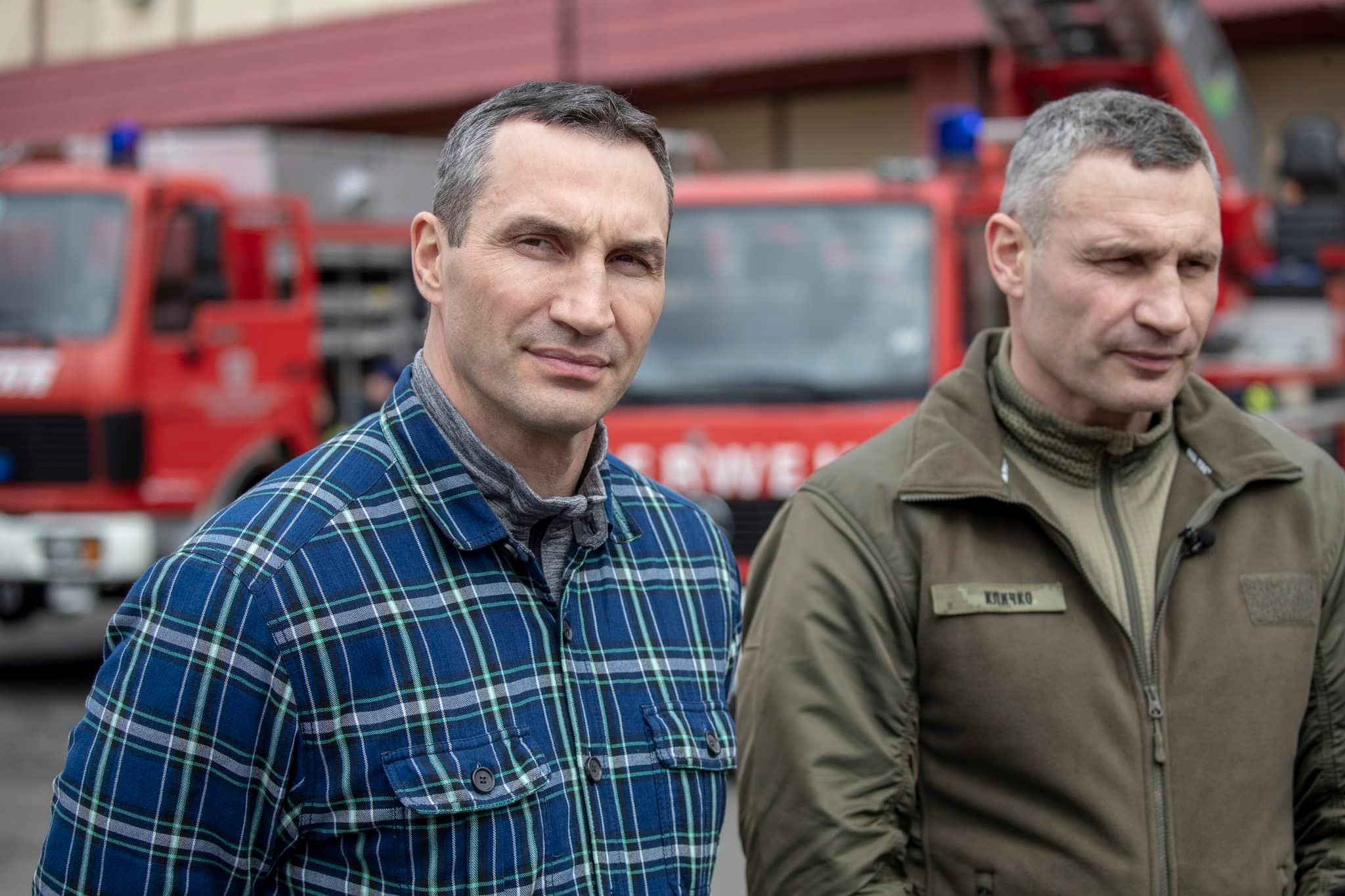 Виталий Кличко показал фото младшего брата Владимира в его день рождения - 700705 Виталий Кличко показал фото младшего брата Владимира в его день рождения - фото 700705