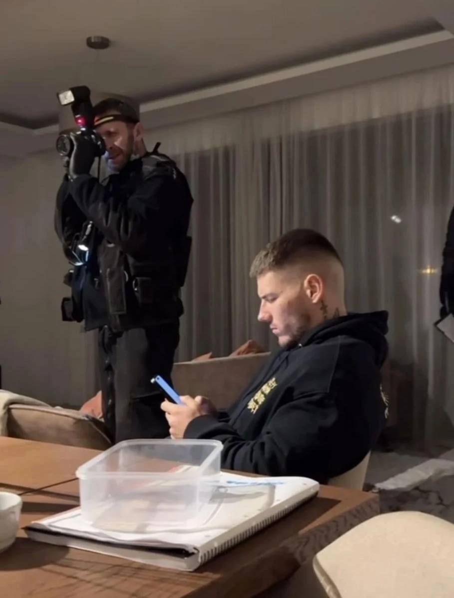 Поліція в будинку Волошина - 701849 Поліція в будинку Волошина - фото 701849