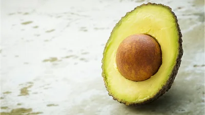 Зроби це - і твій авокадо зберігатиметься цілий місяць: секрет від шеф-кухаря
