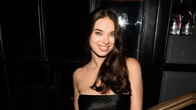 Екатерина Усик показала, какую читает книгу: 18+