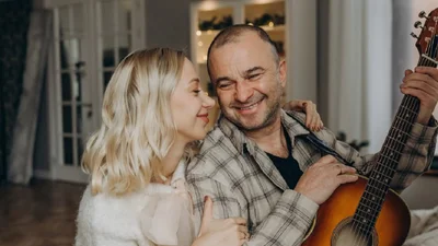 "На себя посмотри, коза": Виктор Павлик грубо ответил хейтерам, которые комментировали пластическую операцию его молодой жены