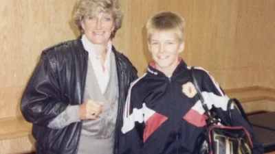 Дэвид Бекхэм поделился теплыми семейными кадрами ко Дню матери