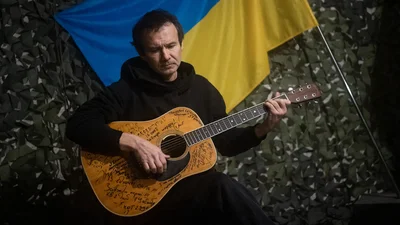 Святослав Вакарчук отреагировал на скандал из-за зарплаты военного