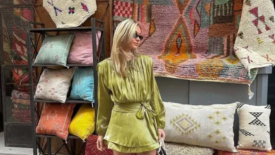 Этот оттенок платья уже стал хитом весны-лета 2025 - неожиданный цвет на все случаи жизни