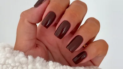 Забудь про миндаль и стилет: эта ретро-форма ногтей возвращается