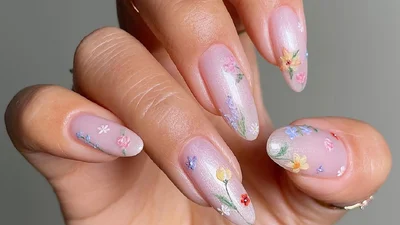 Праздничный маникюр к Пасхе 2025: 10 идей, которые создадут весеннее настроение