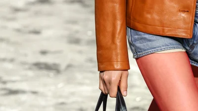 Головні тренди шортів весни-літа 2025: що носитимуть на пляжах і в місті