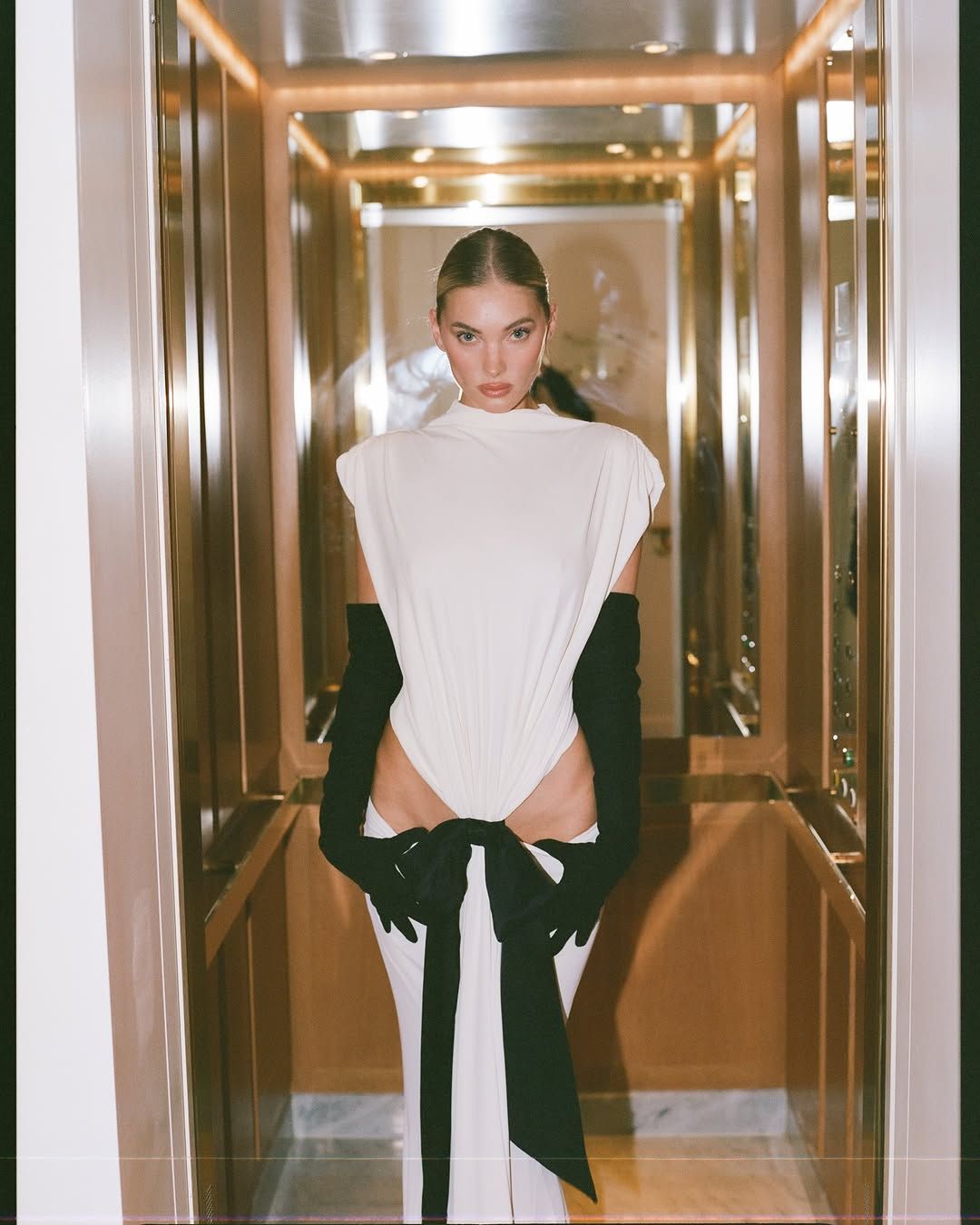 Модель Victoria's Secret показала легкую трендовую прическу, которая станет хитом этой весны - 704629 Модель Victoria's Secret показала легкую трендовую прическу, которая станет хитом этой весны - фото 704629