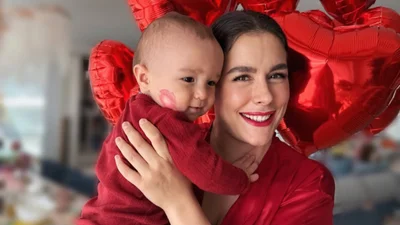 Онуфрійчук з 11-місячним сином зробила його першу листівку на день народження прабабусі