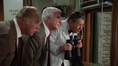 Такого уже не снимают: 5 абсурдных комедий, похожих на "Голый пистолет"