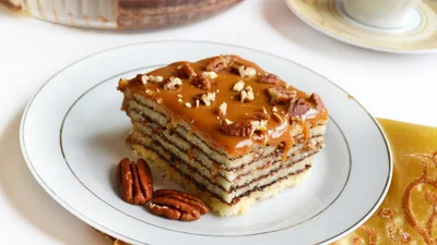 Карамельний пляцок на Великдень від Лілії Цвіт – рецепт зі згущеним молоком