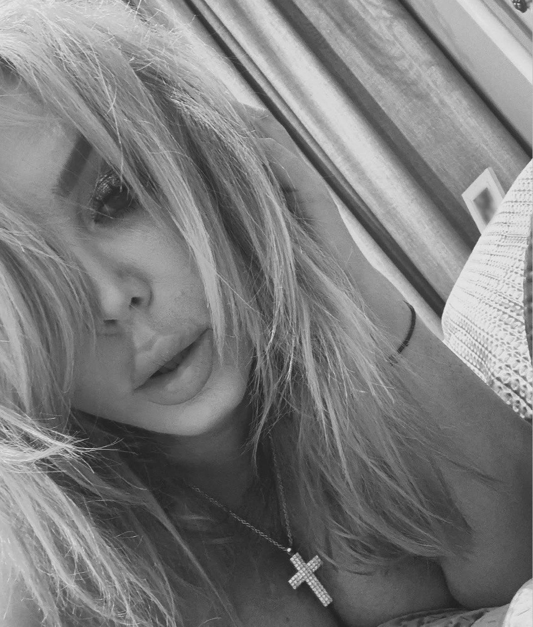 Ирина Билык влюбилась в молодого певца и сделала ему предложение прямо со сцены - 705814 Ирина Билык влюбилась в молодого певца и сделала ему предложение прямо со сцены - фото 705814