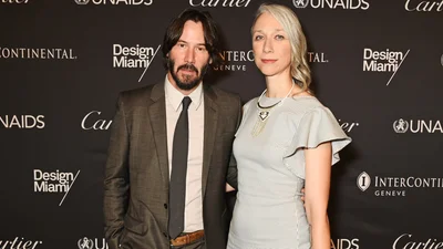 Щасливий Кіану Рівз сходив на побачення зі своєю коханою: рідкісні фото цієї неймовірної пари