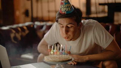 Яскраві й незабутні привітання з іменинами Віктора та листівки