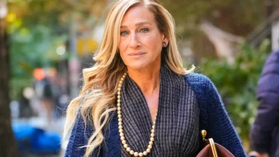 Сара Джесіка Паркер вигуляла модну сумку Coach Kisslock - ти будеш у захваті