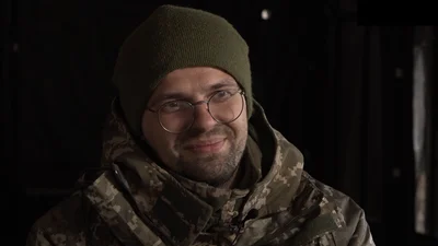 Солист ДК Энергетик показался без бороды и волос в военной форме