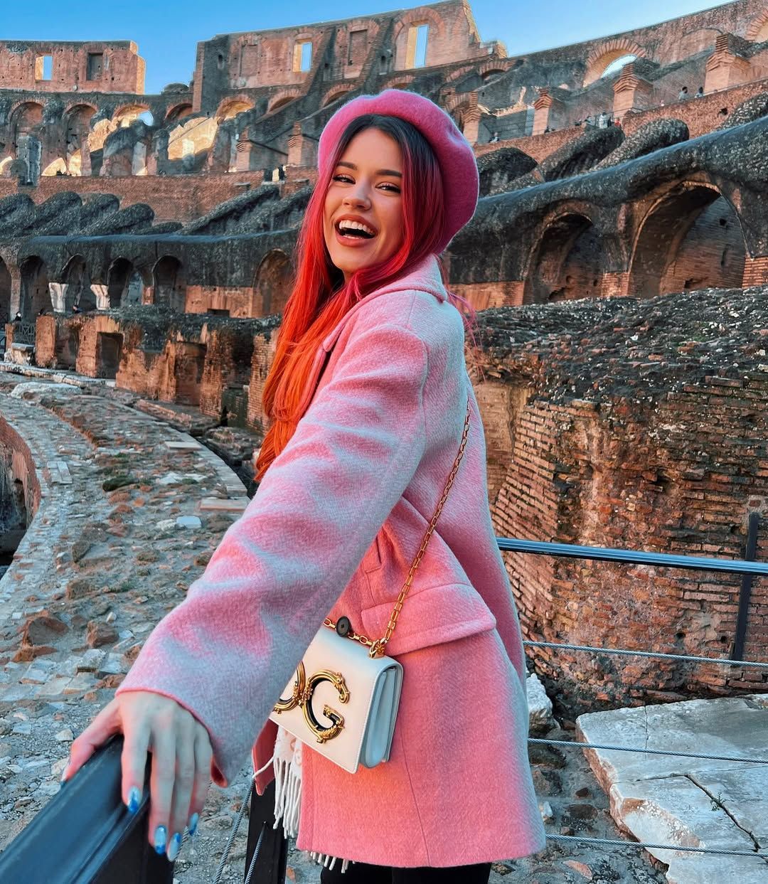 OLYA SHELBY показала самые дорогие вещи в гардеробе - фото 706890