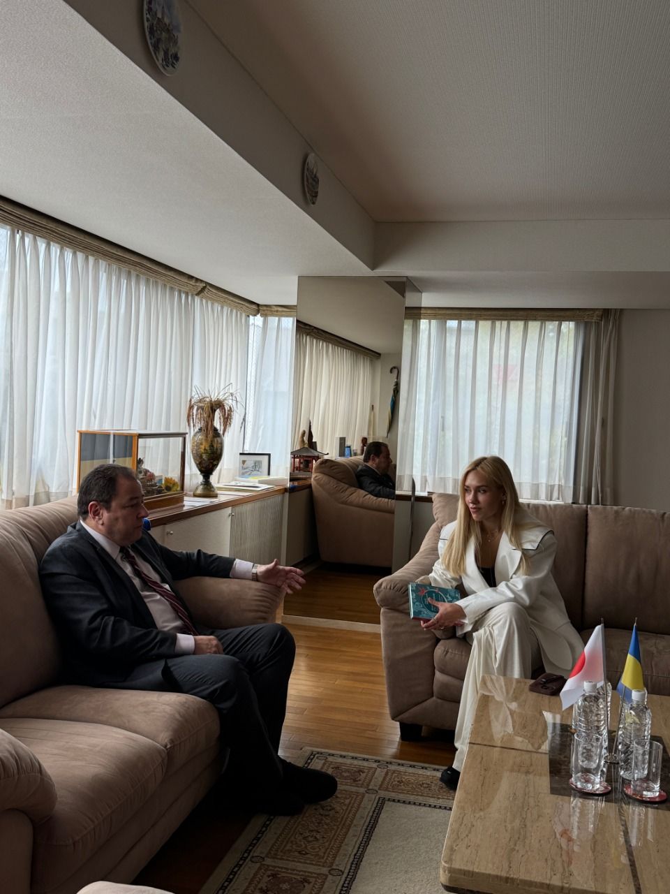 Даша Квиткова встретилась с Чрезвычайным и Полномочным послом Украины в Японии - фото 707268