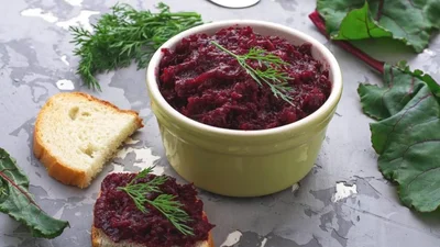 Цвикли с хреном – пикантная свекольная закуска к мясу и паске