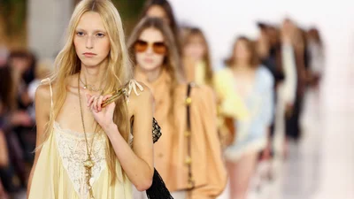 Этот цвет заставит обновить весь гардероб - как носить и с чем сочетать масляно-желтый