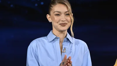 Модель Victoria's Secret Джиджи Хадид показала стильный весенний образ, который легко повторить