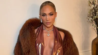 Дженніфер Лопес показала фото, коли була школяркою