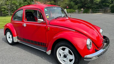 Машина времени: ретро-автомобили, которые до сих пор покоряют наши сердца