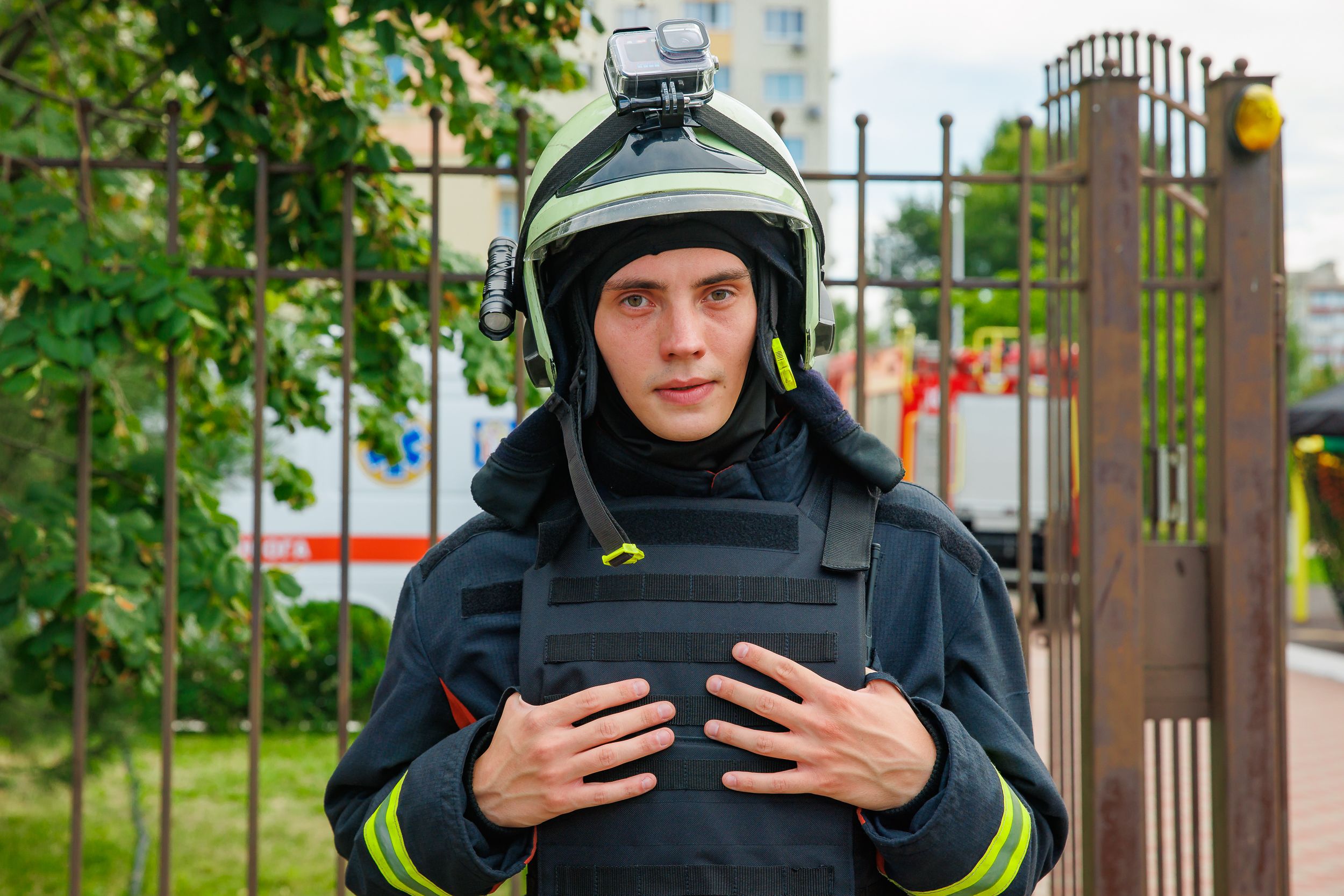 Звезда 'Кохання та полум’я' о спасателях, актерстве и войне: 'Душу народа не разрушишь ракетами' - фото 709239
