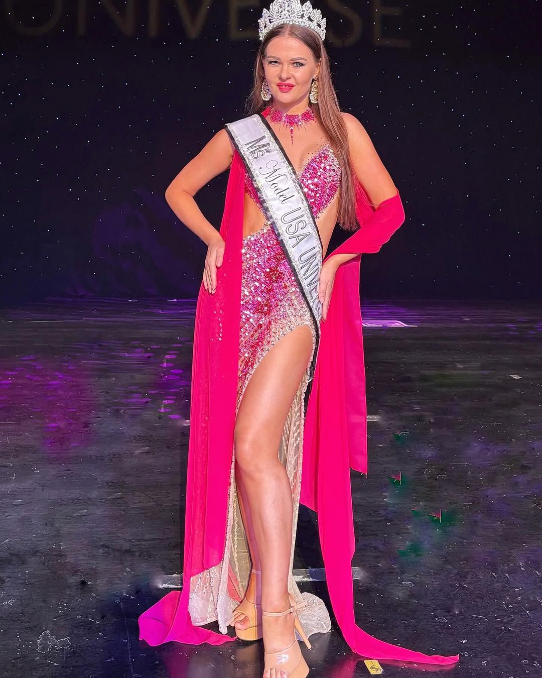 Мама троих детей из Киева победила в конкурсе красоты Ms USA Universe 2025, завоевав сразу две короны - фото 709690