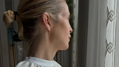 Звезда сериала "Сплетница" выбрала вышиванку от украинского бренда на Пасху 2025