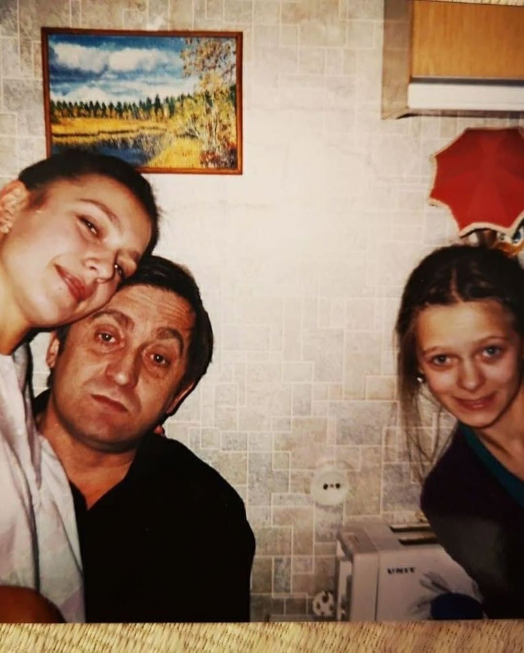 Юная Марина Боржемская в объятиях папы — архивные фото, которые показала тренер 'Зважених та щасливих' - 710437 Юная Марина Боржемская в объятиях папы — архивные фото, которые показала тренер 'Зважених та щасливих' - фото 710437