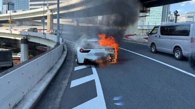 Японец полжизни откладывал деньги на Ferrari: после первой поездки авто сгорело дотла
