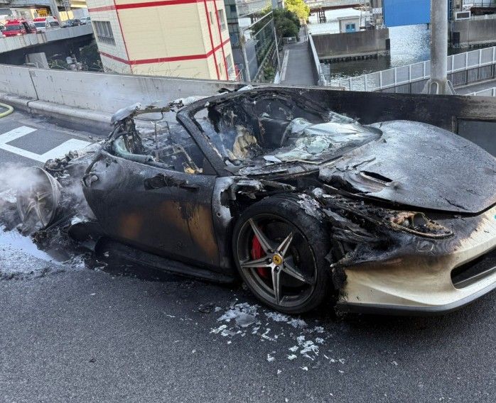 Японец полжизни откладывал деньги на Ferrari: после первой поездки авто сгорело дотла - 710684 Японец полжизни откладывал деньги на Ferrari: после первой поездки авто сгорело дотла - фото 710684