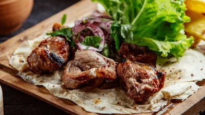 Соковитий шашлик, який точно не вийде сухим і пригорілим