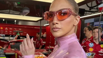 "Нігті феї": Джей Ло показала весняний манікюр, який ти захочеш повторити